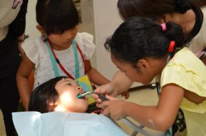 夏休み企画　体験歯医者さん